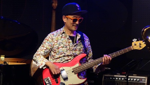 ジャズベーシスト河原秀夫のオフィシャルホームページです